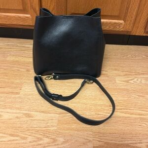 Portland leather goods butterfly bucket black